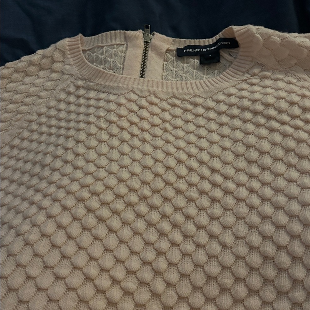 NWOT FRENCH CONNECTION Knit Top/ Sweater w/Long Sleeves and Scoop Neck